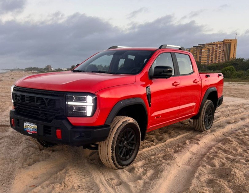 RELY R8 color rojo pickup deportivo Venezuela 2026 diesel turbo doble cabina 4x4 tracción