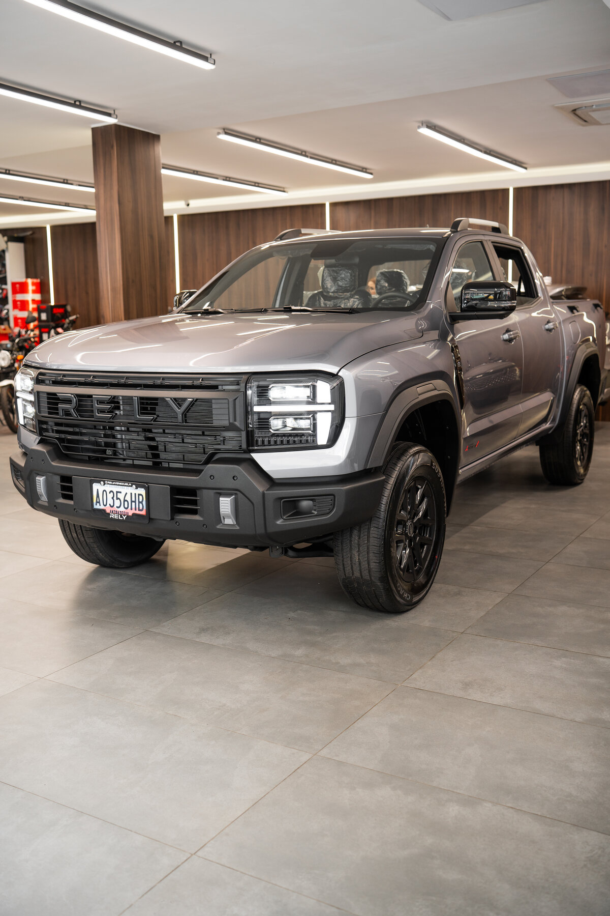 RELY R8 diesel gris frontal Venezuela pickup 4x4 2026 parachoques reforzado